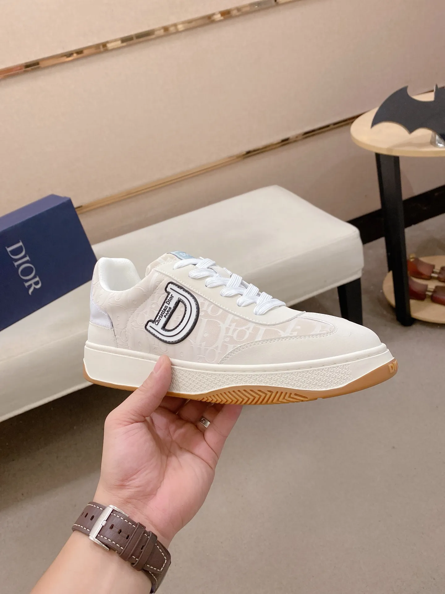 Men's shoes 💰: 400💰 [Dior·Dior] New casual sports style men's shoes, new spring and summer design, perfect workmanship, lace-up lazy style to create wardrobe quality, upper: imported cowhide, sheepskin lining is soft and comfortable, ultra-light TPU wear-resistant outsole, simple, versatile fashion men's shoes, excellent color code number 38--44. (Can be customized for 45 non-refundable)